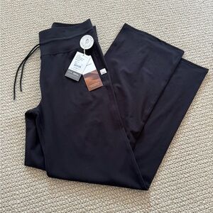 NWT Vuori daily wide leg pant